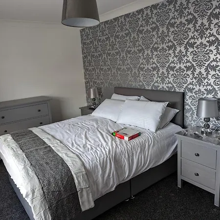 Lovely 2 Bedroom Terrace House Coatbridge Exterior photo