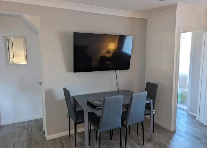 Lovely 2 Bedroom Terrace House