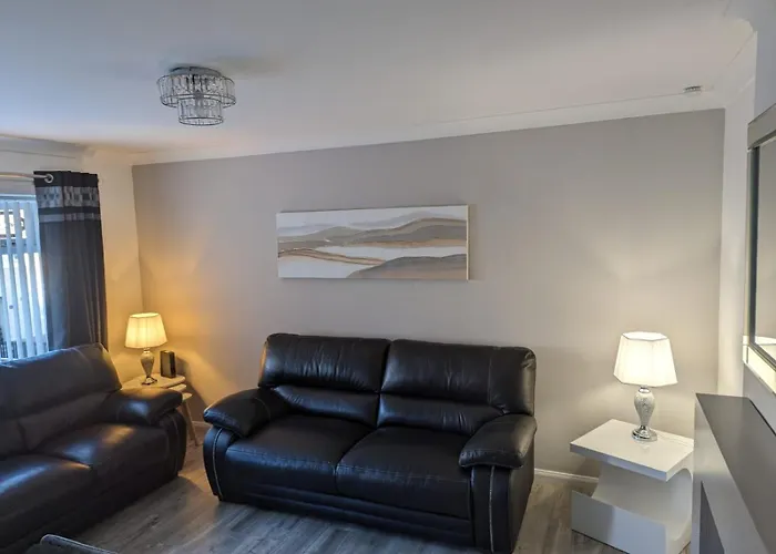 Lovely 2 Bedroom Terrace House