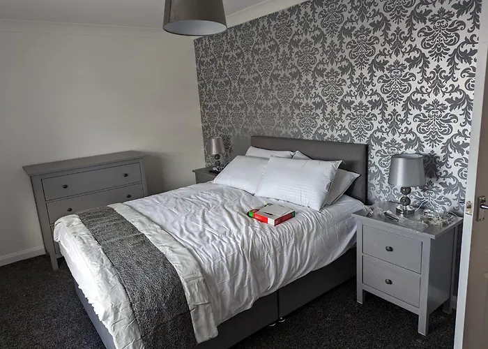 Lovely 2 Bedroom Terrace House