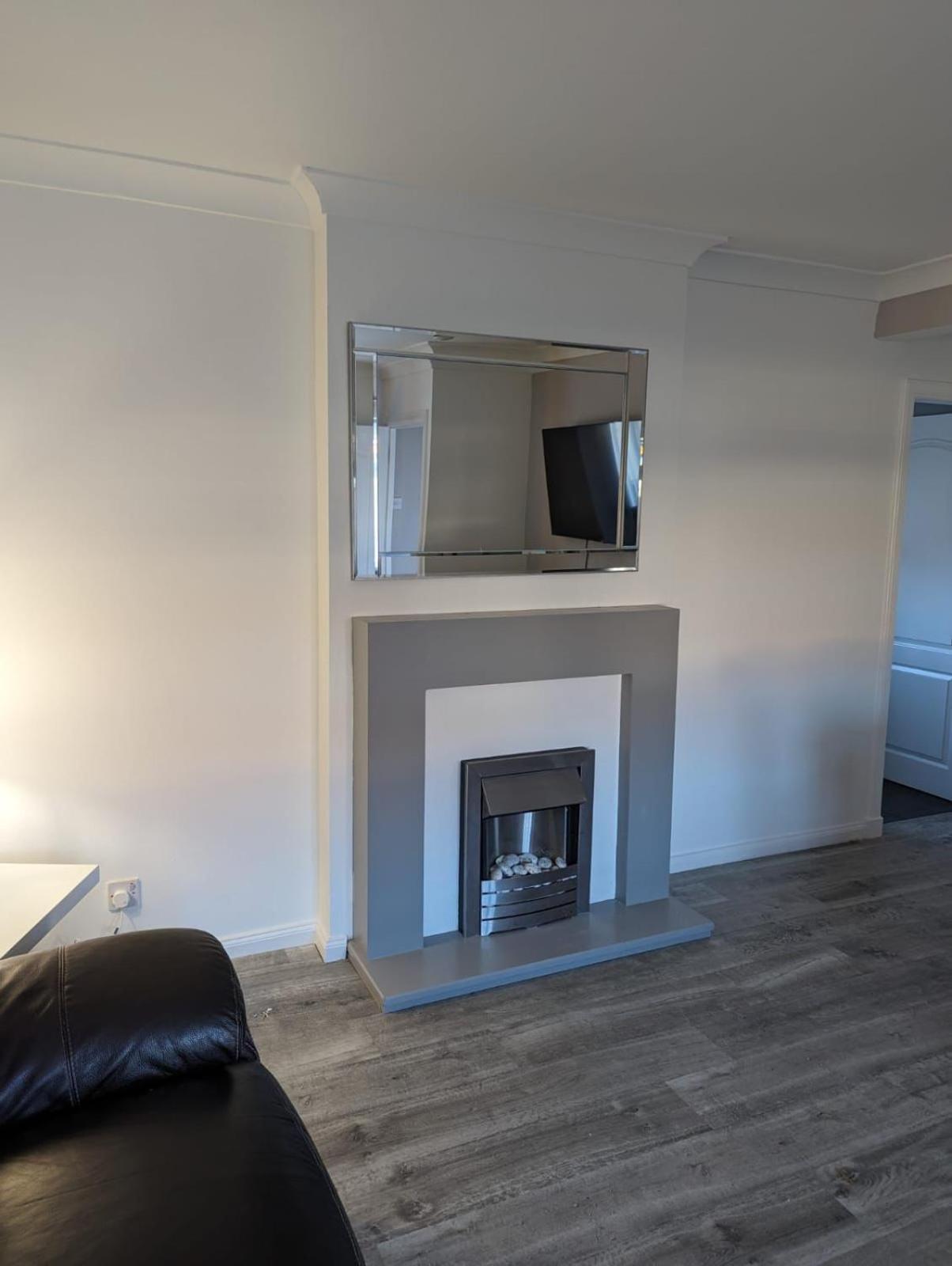 Lovely 2 Bedroom Terrace House Coatbridge